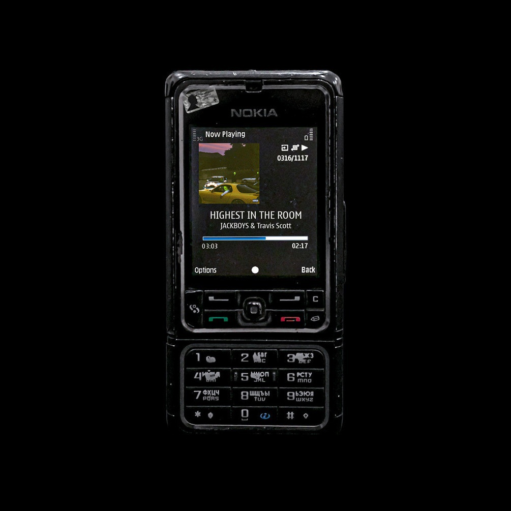 VSSSART 潮流复古诺基亚N72手机屏幕设计展示贴图样机PSD模板（6019）图层云