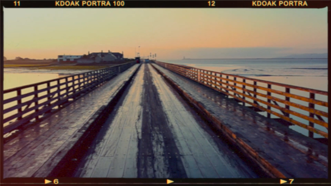 FCPX插件：复古仿旧电影胶片super8/16mm边框取景器覆盖视频素材 Rewind（7448）图层云