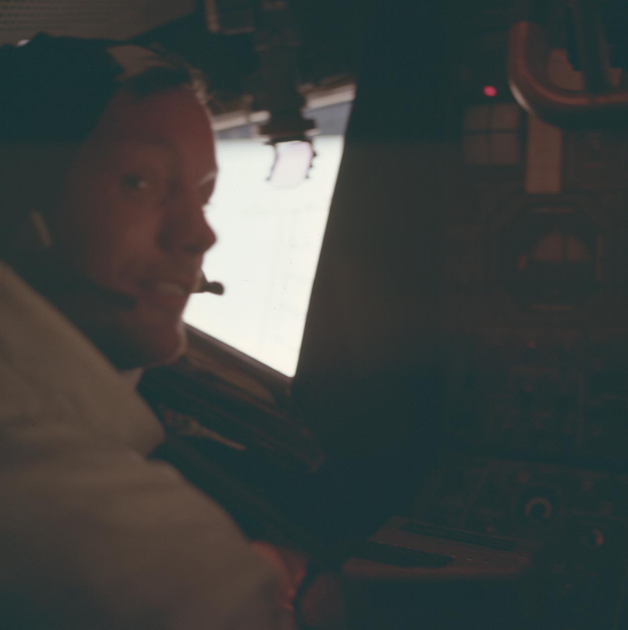 Cinegrain - APOLLO 70年代复古NASA阿波罗宇航彩色胶片扫描色彩分级LUT调色预设（8888）图层云
