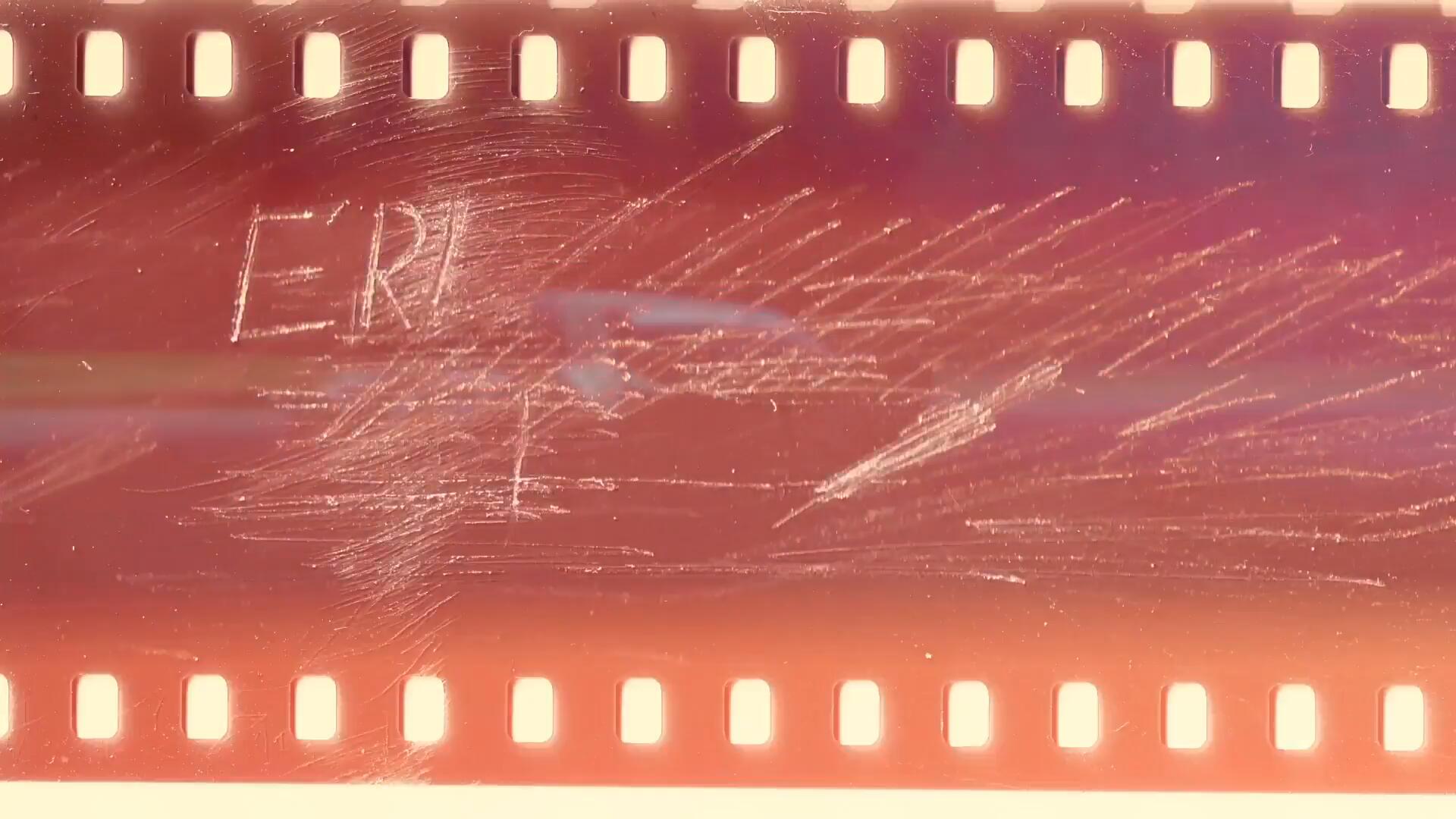 AE模板/PR模板/FCPX插件：10个老式胶片电影风格打孔划痕边框数字线条闪烁转场过渡包（10148）图层云