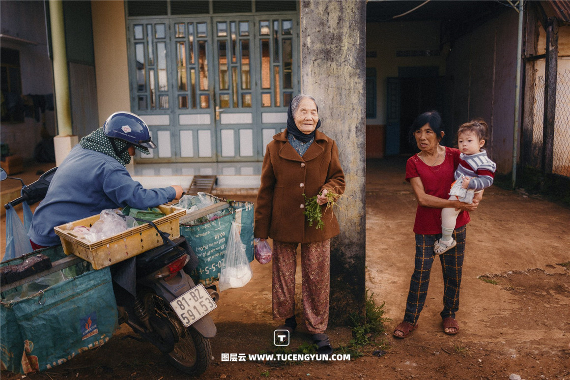 永恒胶片美学柔光电影纪实、街道、风景、家庭、肖像婚纱摄影LR调色预设（11363）图层云