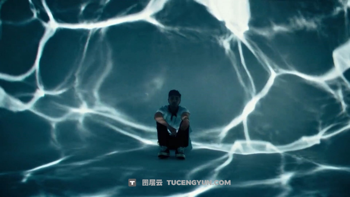 大师课程：Justin Jones 梦幻艺术音乐专辑MV短片视频制作照明+拍摄效果大师班 中文字幕 Filmmakers Academy – Abstract Lighting & In-Camera Effects Masterclass（12275）图层云