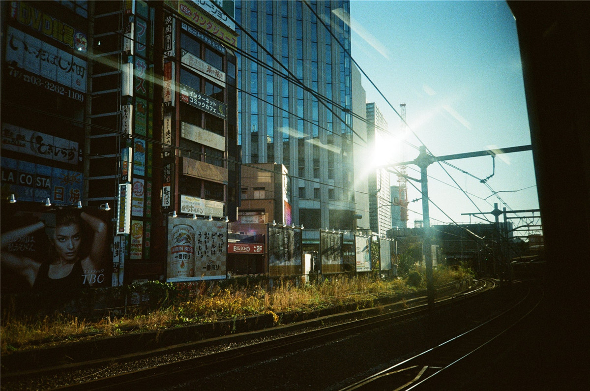 复古柯达KODAK ULTRAMAX 35MM胶片模拟电影美学色彩分级LUT+达芬奇调色节点 Analogica Lab 35MM KODAK ULTRAMAX Power Grade（12870）图层云
