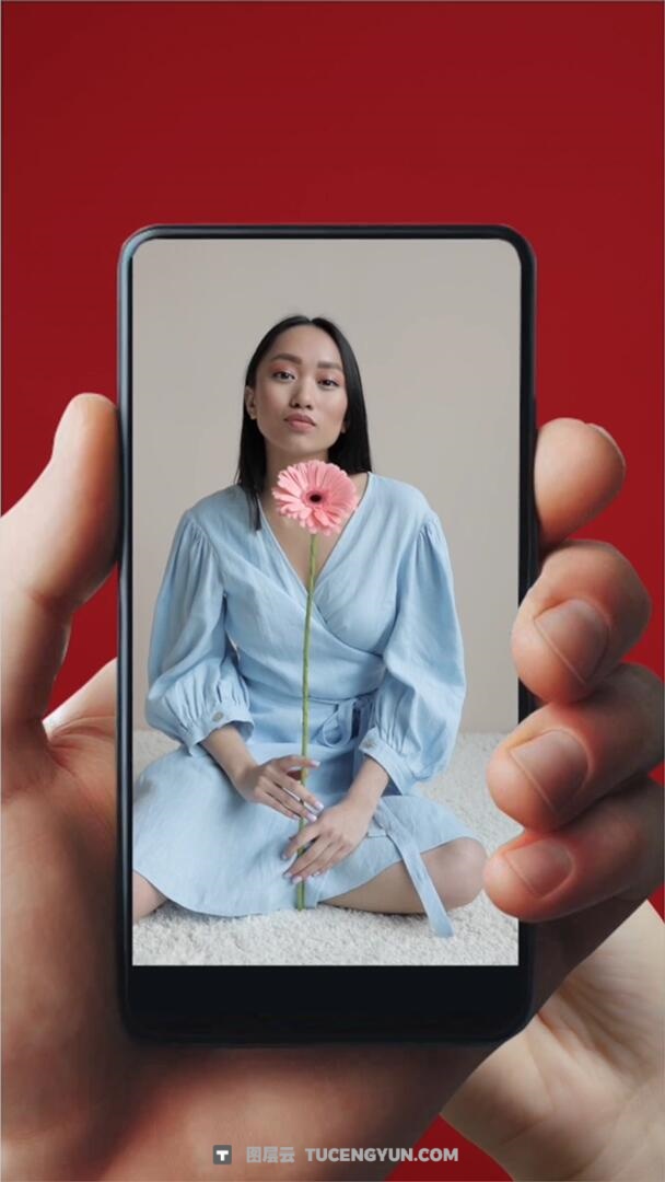 FCPX插件：8个创意新潮短视频剪辑手持手机无缝转场模板（13365）图层云