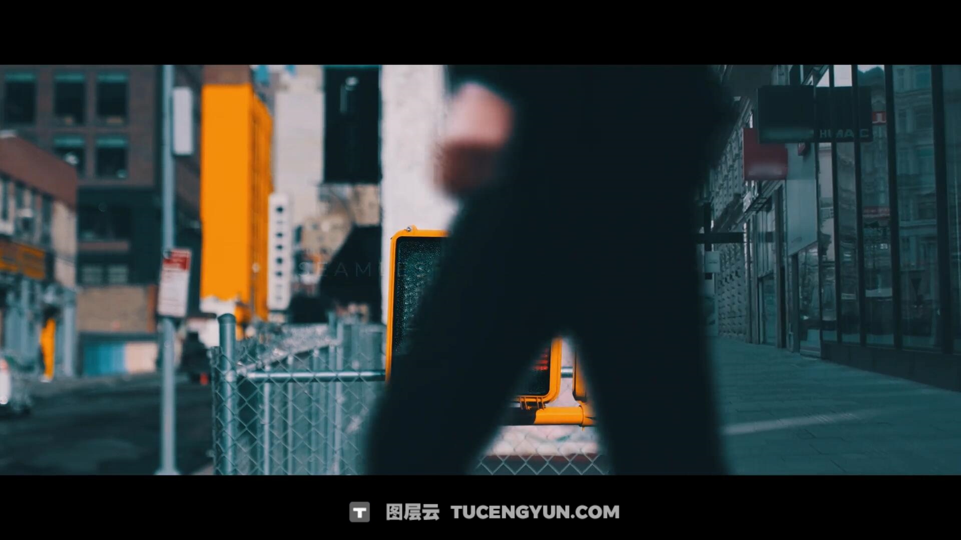 AE/PR/达芬奇模板：创意故事感人物剪影擦拭前景模糊转场过渡（13601）图层云