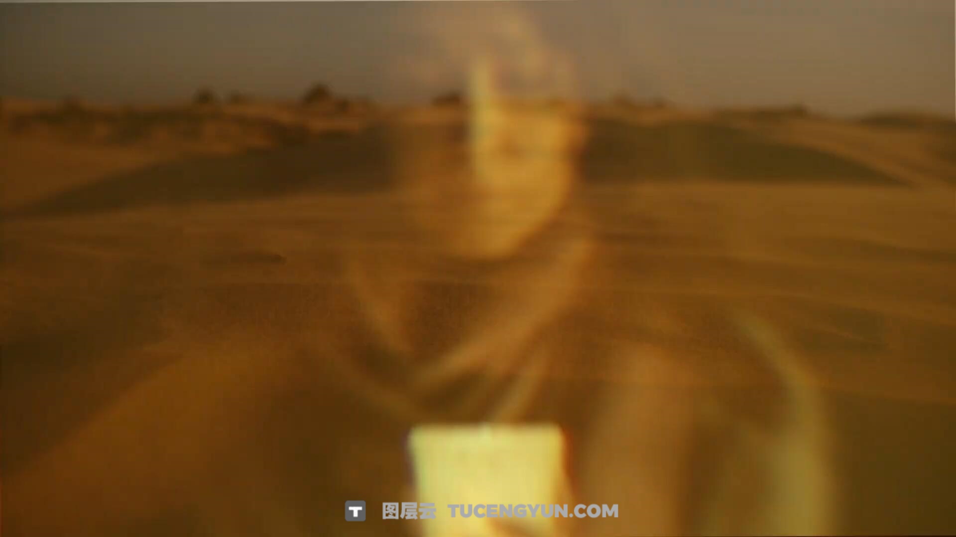 FCPX插件：100多种大胆故障毛刺色差扭曲抖动标题动画叠加转场过渡 Revealers（13682）图层云
