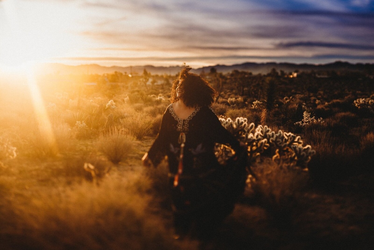 LR预设：温馨细腻情绪感家庭人像摄影Lightroom预设 Twyla Jones – Volume 2 Lightroom Presets（13888）