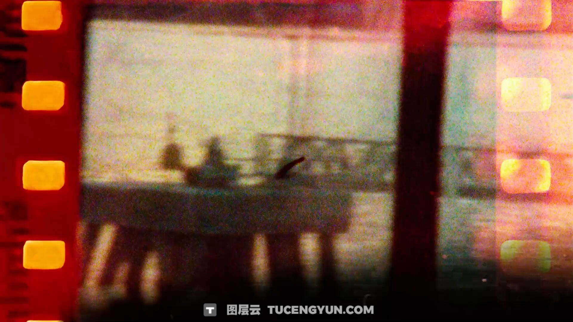 FCPX插件：50个复古Super 8mm胶片打孔、烧录、漏光、砂砾、快门无缝转场过渡+音效（13696）图层云