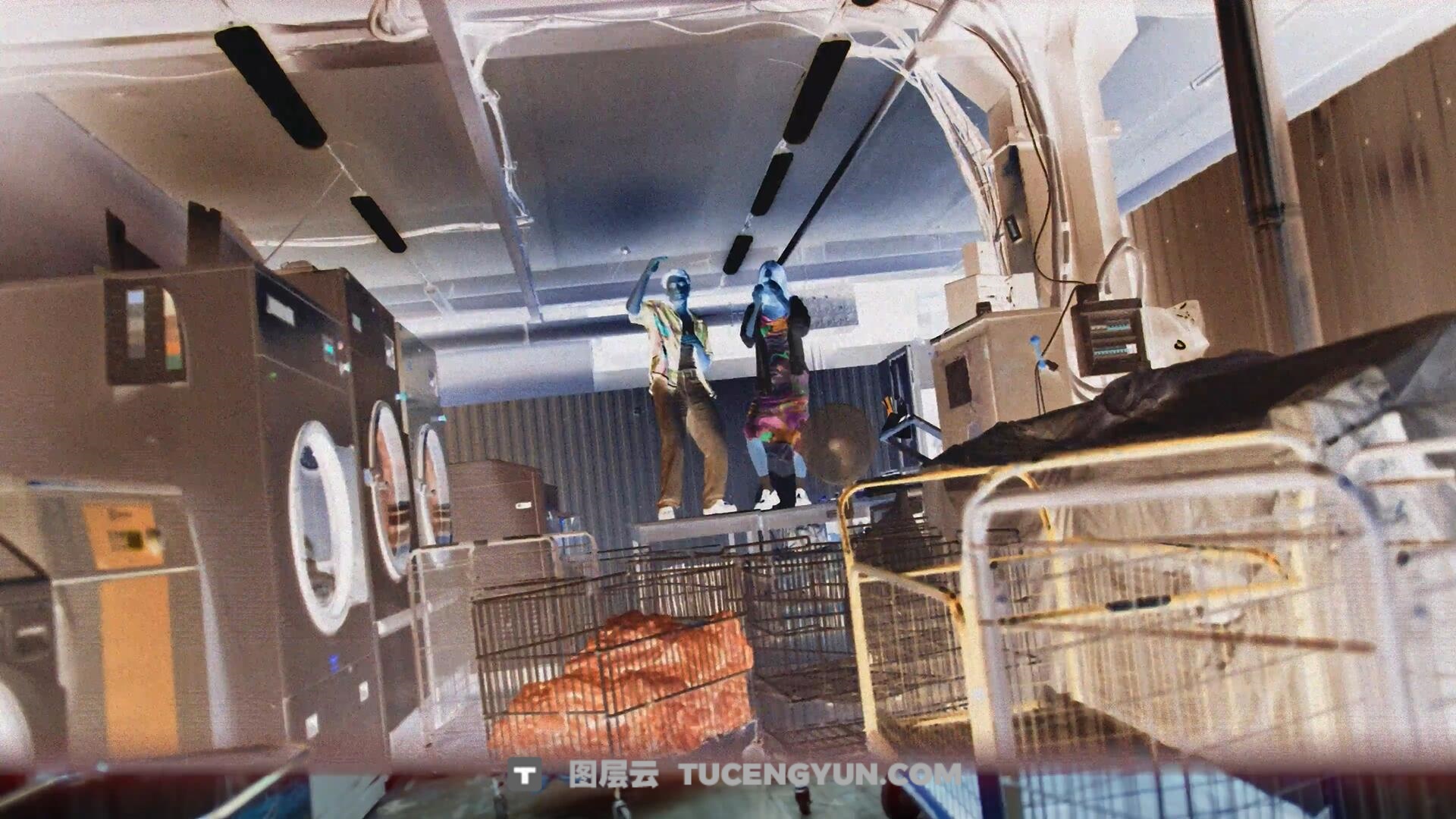 PR模板：复古胶片条闪烁快门电影无缝转场过渡效果（13778）图层云