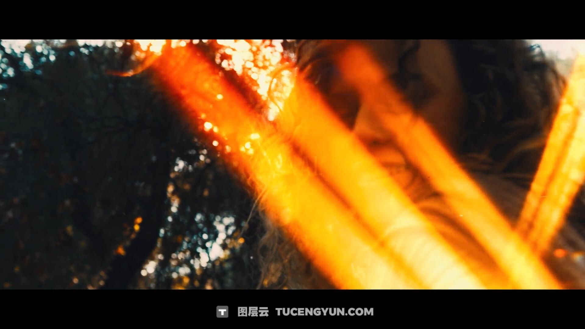 AE/达芬奇模板：24种黄金日落氛围婚礼电影剪辑光线闪光、光晕、漏光、柔和模糊转场过渡（13819）图层云