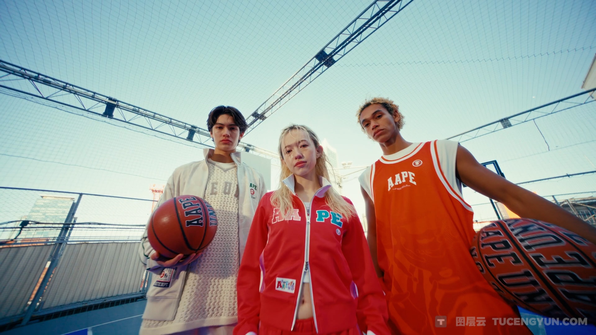 油管大神Gakuyen商业级电影美学广告音乐VLOG旅拍纪录片达芬奇调色节点+LUT+视频教程(中文字幕) Gakuyen – Odyssey Powergrade（14015）图层云