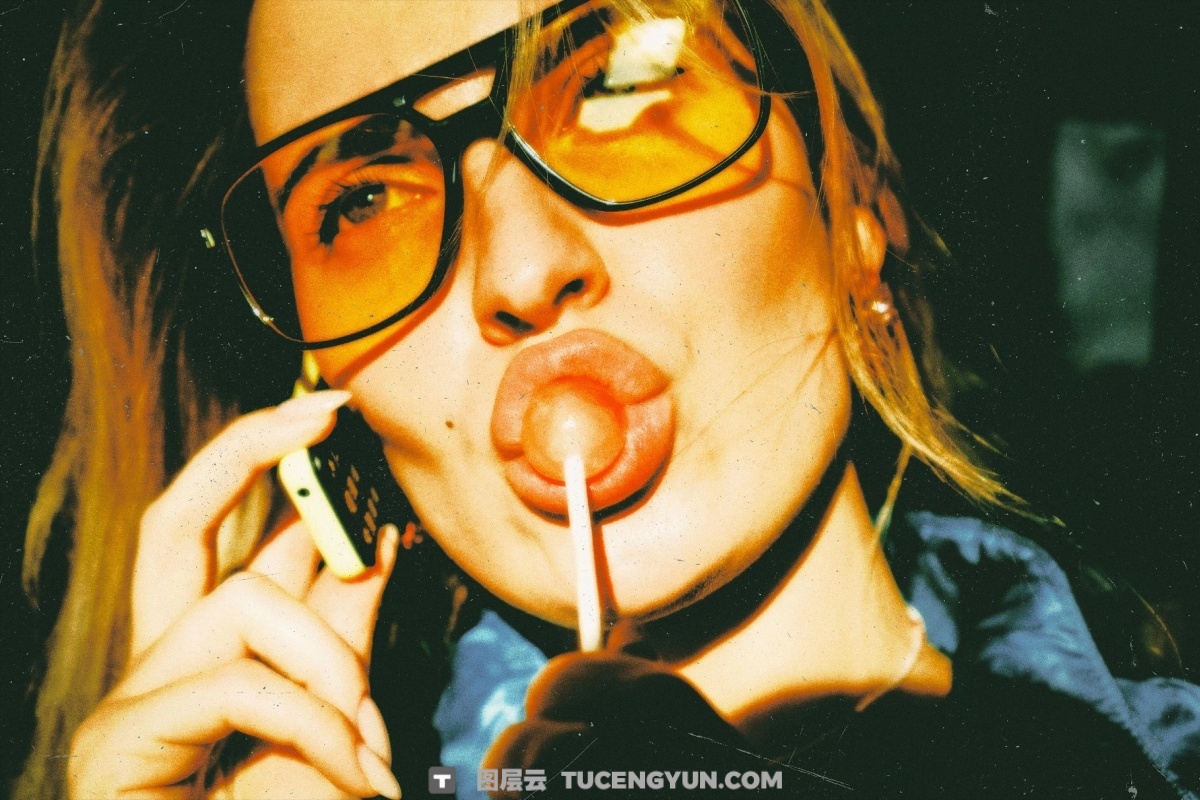 90年代复古电影胶片颗粒光晕朦胧梦幻氛围感图片叠加滤镜PSD特效样机 Mid 90’s Vibe Photo Effect（14046）图层云