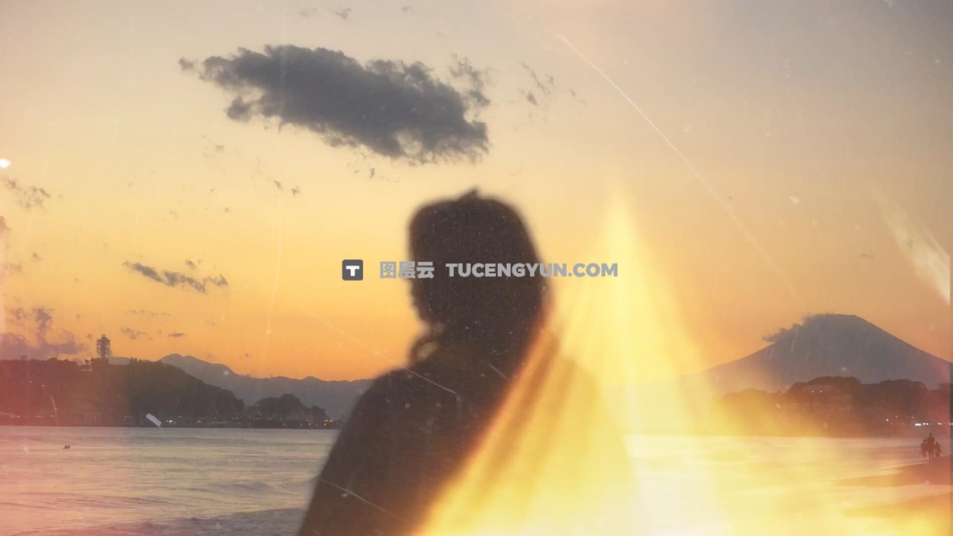 视频素材：20个复古文艺做旧胶片漏光耀斑划痕4K叠加转场视频素材（14086）图层云