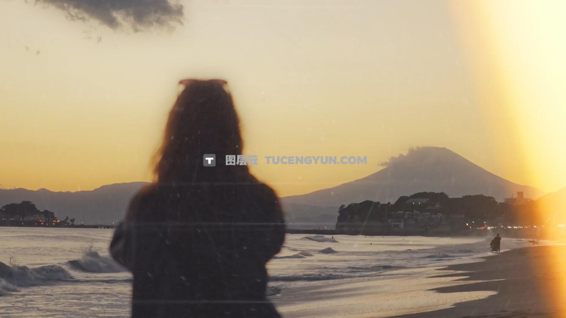 视频素材：20个复古文艺做旧胶片漏光耀斑划痕4K叠加转场视频素材（14086）图层云