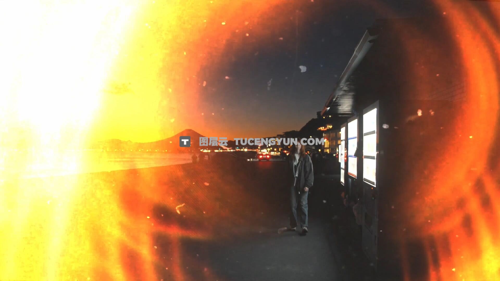 视频素材：20个复古文艺做旧胶片漏光耀斑划痕4K叠加转场视频素材（14086）图层云