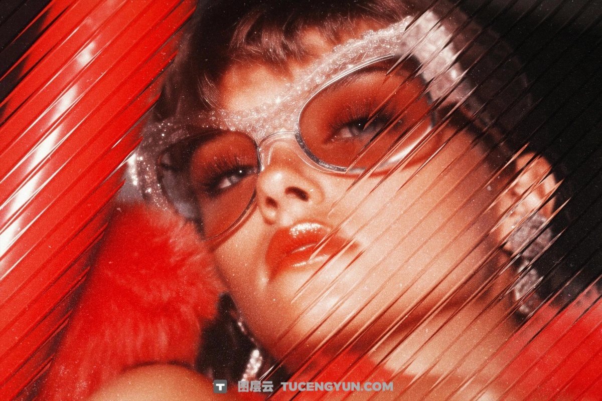 大胆现代抽象艺术透明条形玻璃折射波纹海报封面设计排版PSD特效样机 Diagonal Glass Photo Effect（14089）图层云