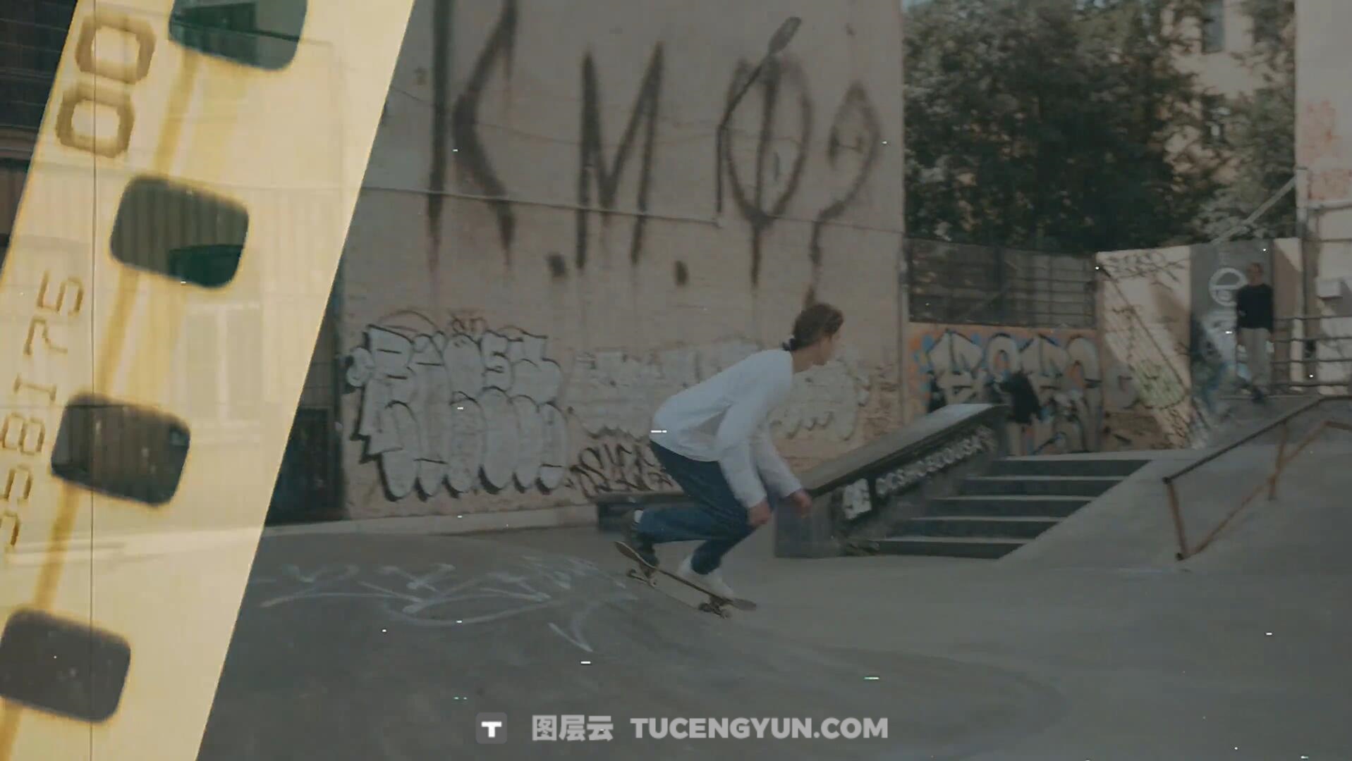 视频素材：10个复古做旧35毫米胶片漏光耀斑划痕4K叠加转场视频素材（14093）图层云