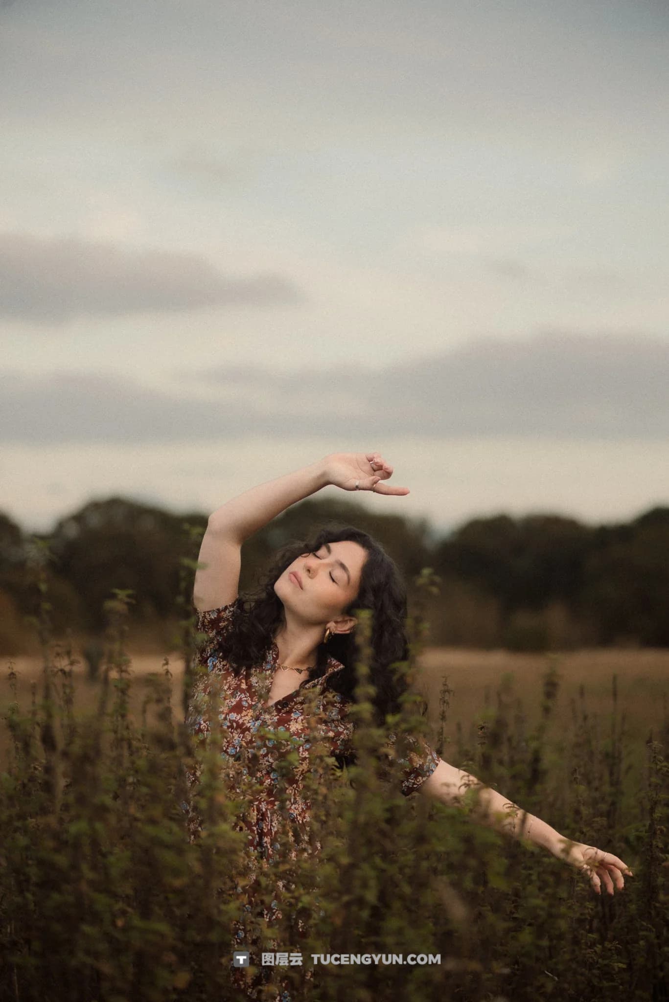 冬日静谧诗意浪漫氛围婚礼人像摄影Lightroom预设 Archipelago Quest 54 – Ethereum（14133）图层云