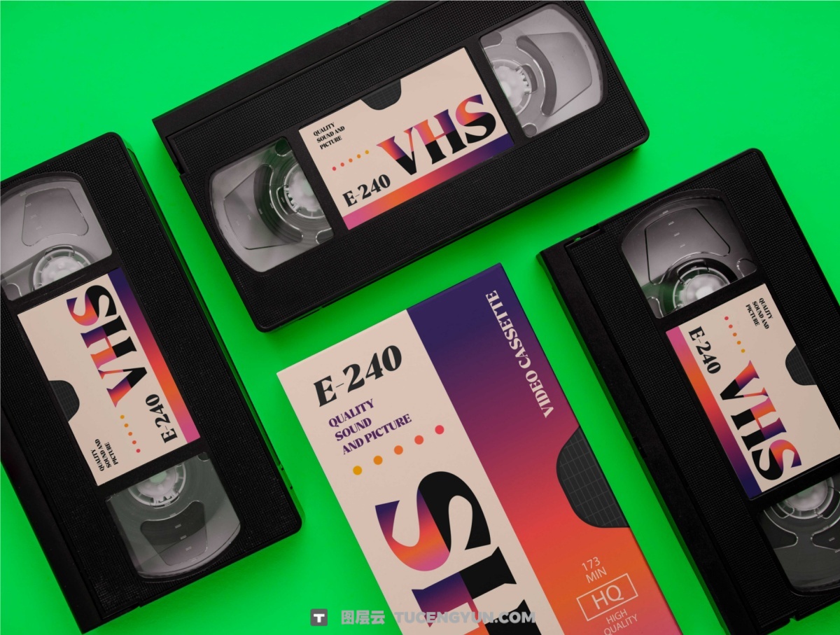 英文字体：大胆经典醒目杂志头条海报多功能设计衬线字体 Reshiga（14223）图层云