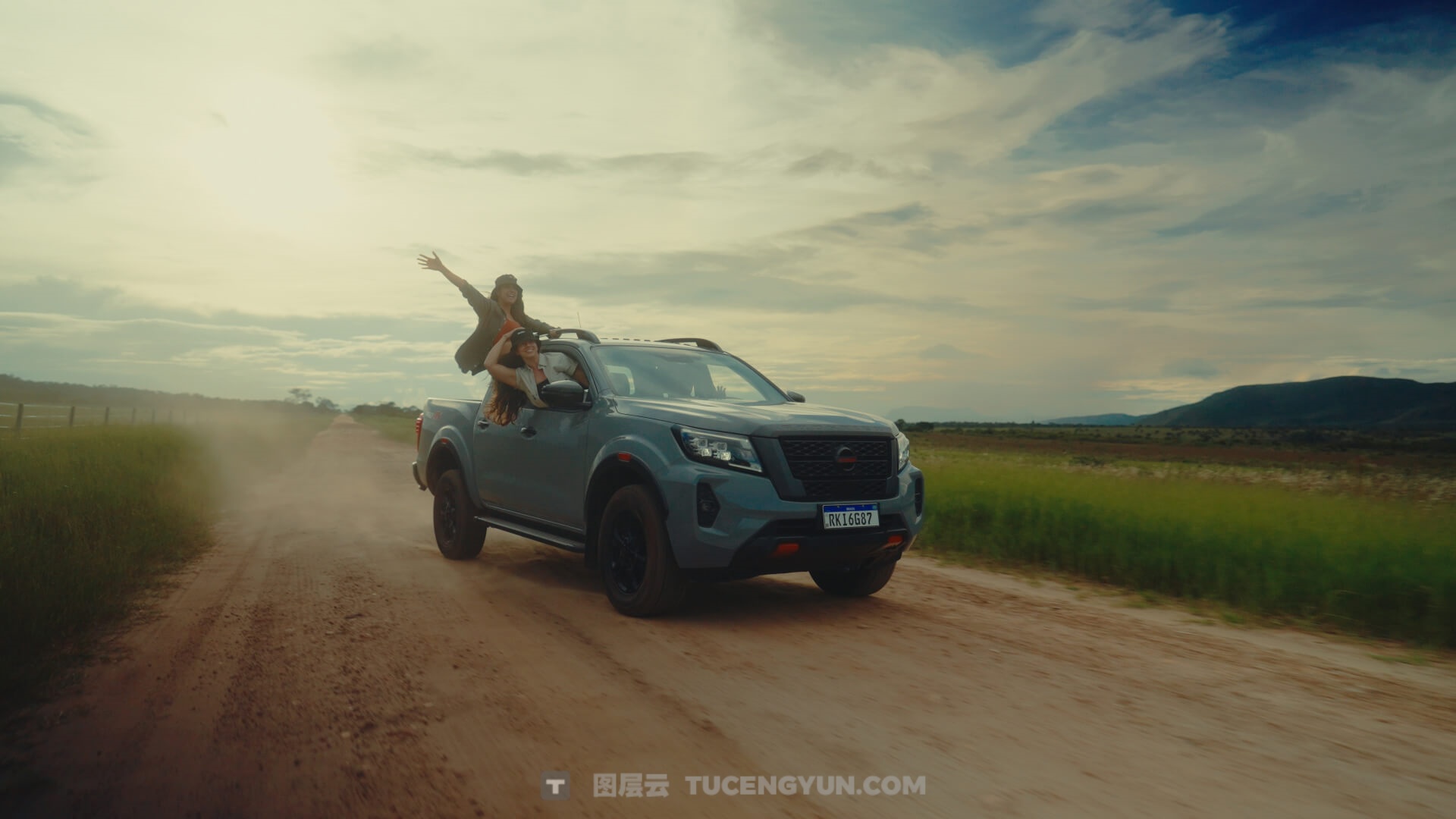 一键式复古电影感阿莱蓝、电影绿、暖色调LOG还原色彩分级LUT调色预设 Lifesessions – Cinema Life Luts（14233）图层云