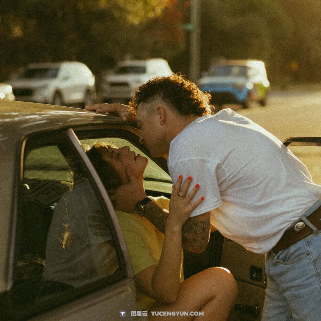 90年代怀旧电影胶片美学、布鲁斯蓝、35mm人像婚礼摄影Lightroom调色预设 Dirty Boots & Messy Hair – Presets Pack II（14248）图层云