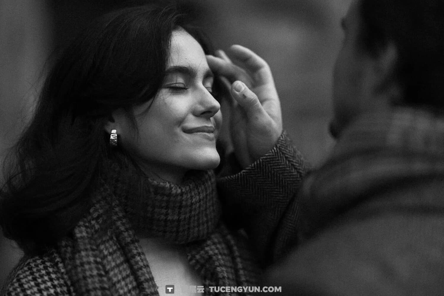 90年代怀旧电影胶片美学、布鲁斯蓝、35mm人像婚礼摄影Lightroom调色预设 Dirty Boots & Messy Hair – Presets Pack II(14248)图层云 90年代怀旧电影胶片美学、布鲁斯蓝、35mm人像婚礼摄影Lightroom调色预设 Dirty Boots & Messy Hair – Presets Pack II(14248)图层云