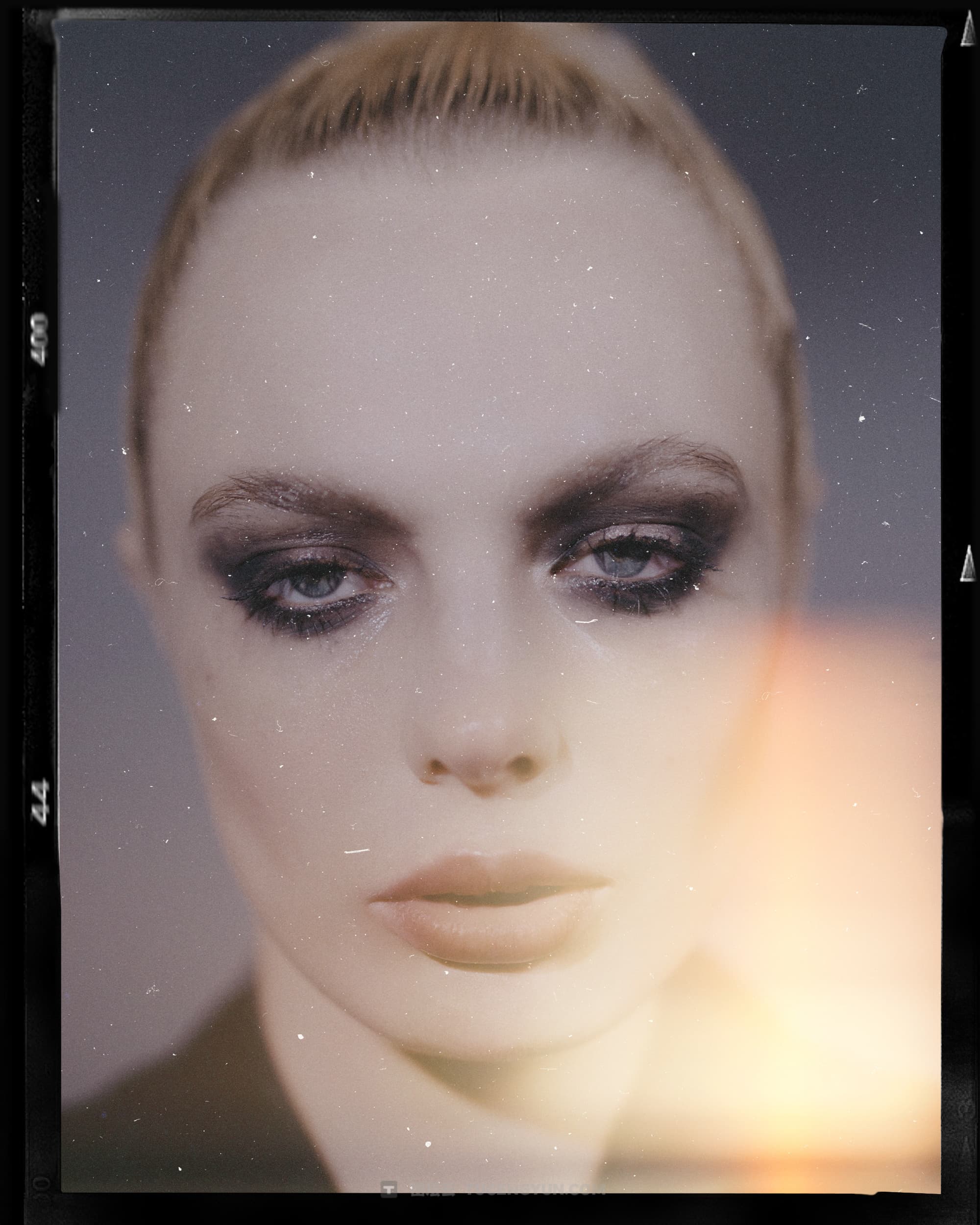 40款复古情绪风格拼贴艺术、双重曝光、胶片框架人像摄影后期照片设计排版PSD模板样机素材 KORZOV COLLAGES #1（14258）图层云