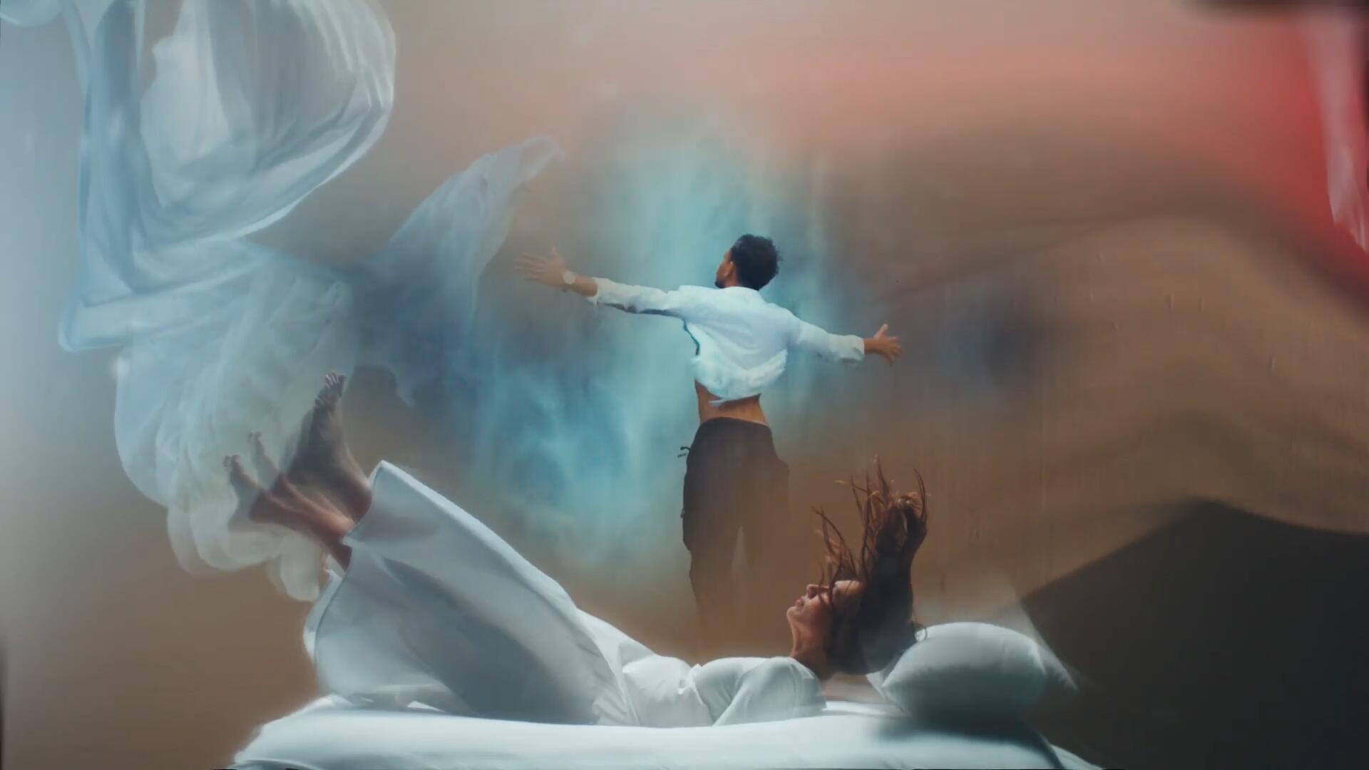 PR模板：20个梦幻怀旧柔焦镜头朦胧模糊光晕漏光转场过渡+音效（14744）