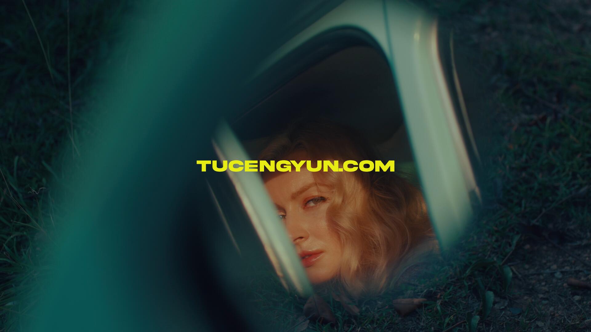 Artlist 13个复古女性老爷车商业广告短片摄像机实拍LOG原始灰片调色练习片段6K视频素材（14862）图层云