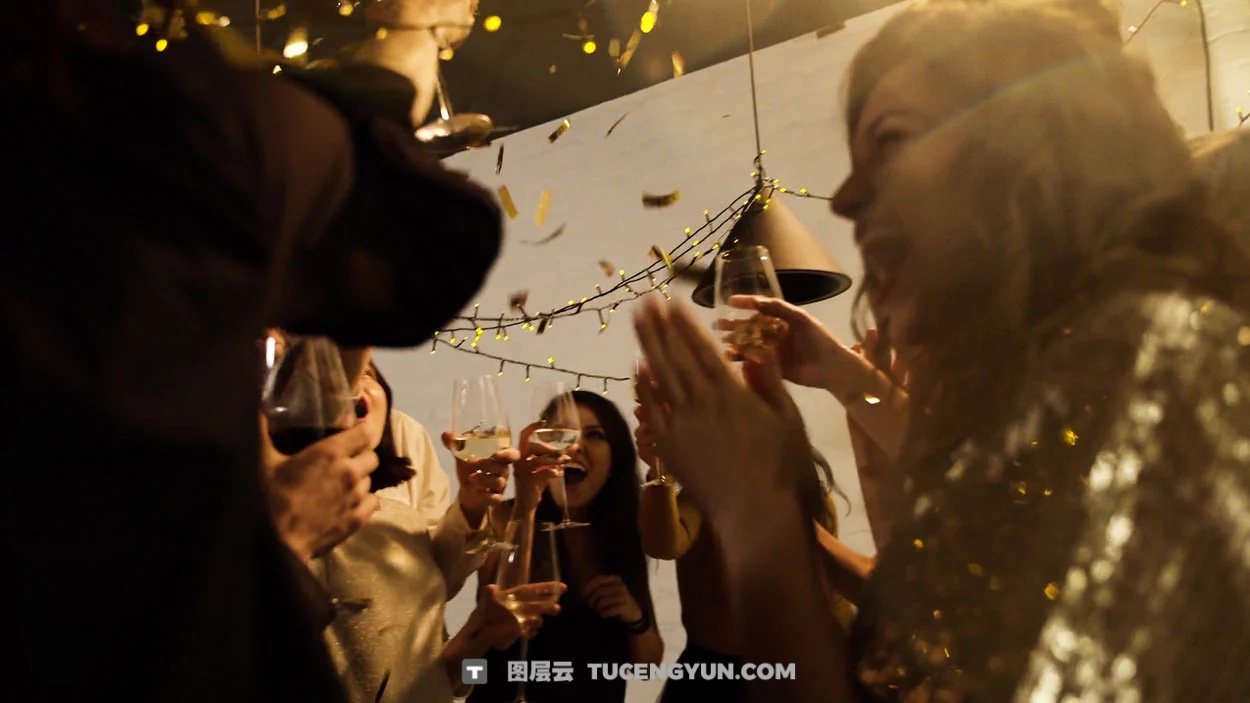 梦幻烟花镜头光晕金色光芒闪耀波光闪烁温暖氛围镜头光晕4K视频素材+JPG叠加素材 Sickboat – SPARKLER LENS FLARES (4K)（14865）图层云