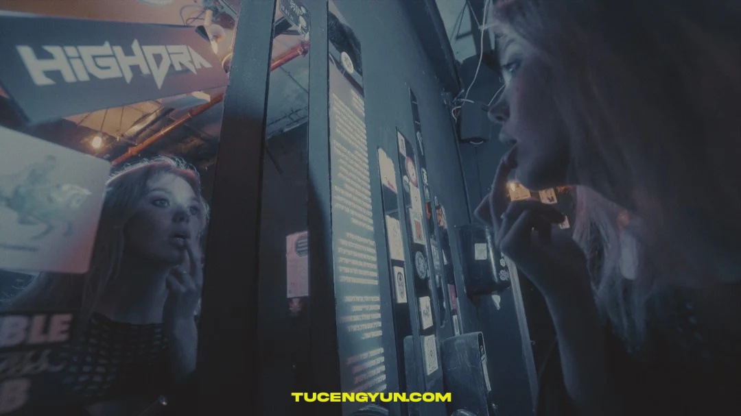 赛博朋克霓虹都市阴郁电影色调人文扫街色彩分级调色LUTs+LR调色预设 GradeFruit – City Noir LUTs & LR Presets（14867）图层云