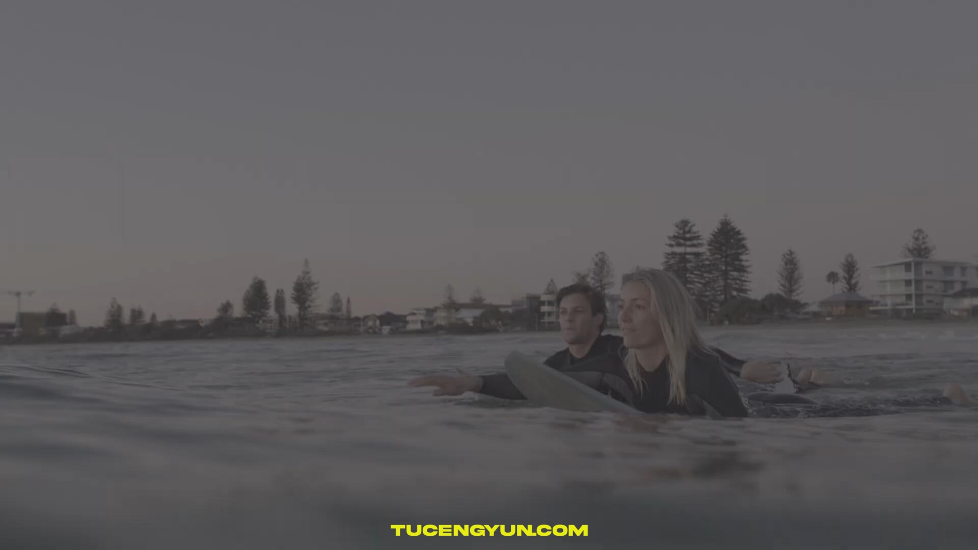 经典电影胶片模拟浓郁红、深邃蓝色彩分级达芬奇调色节点+LUT调色预设 GAMUT – Orion LUT+PowerGrade（14952）图层云