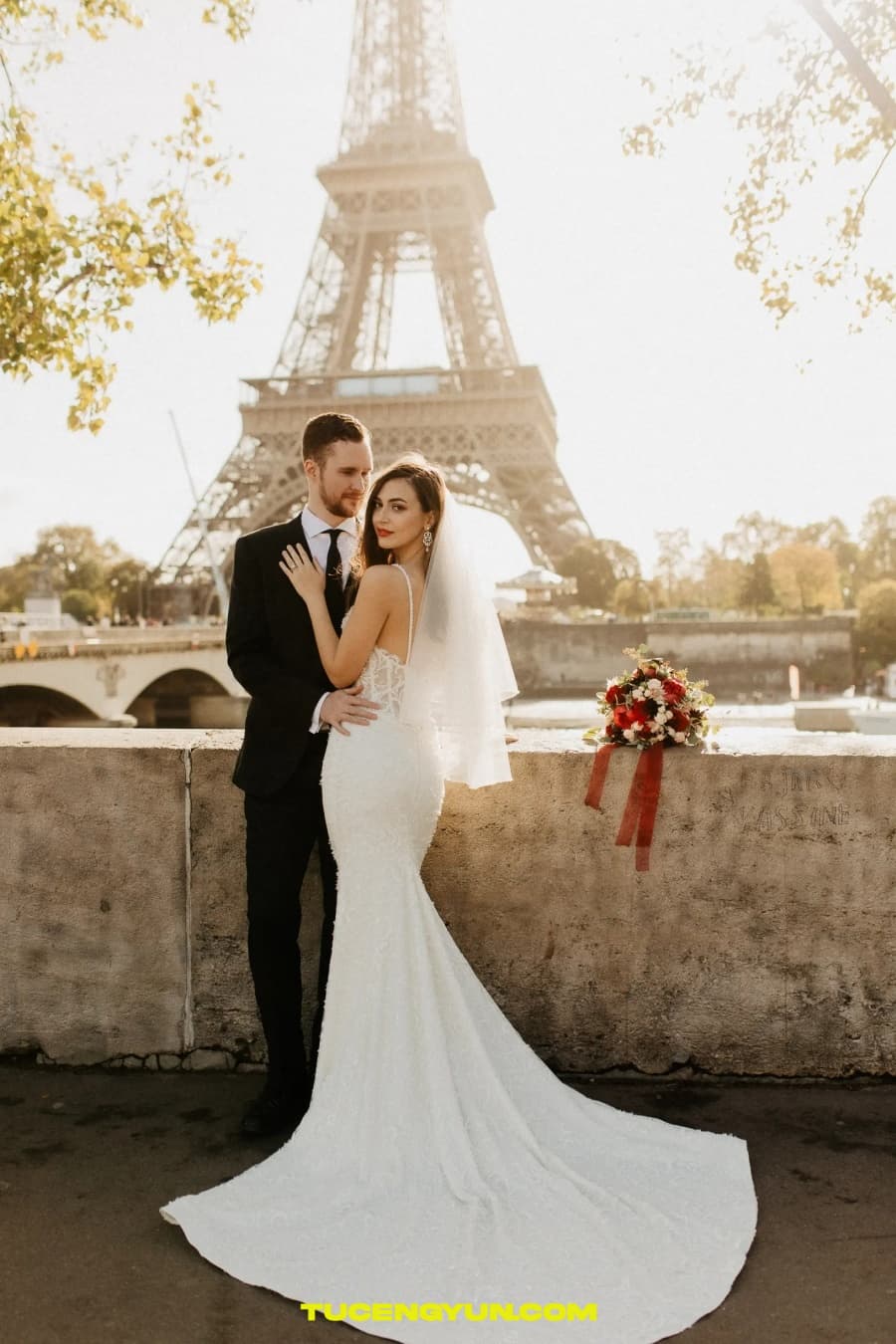 复古金色万寿菊温暖色调氛围感LR预设 ThroughTheGlass – Terra Cotta Camera Raw, Desktop & Mobile Lightroom（14966）图层云