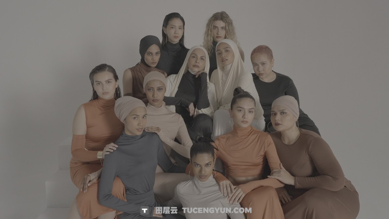 热门专业电影级索尼S-Log3 & S-Log2色彩还原REC.709视频调色LUT预设+视频教程 Visionary Colour – Sony S-Log3 & S-Log2 Base LUT（14992）图层云